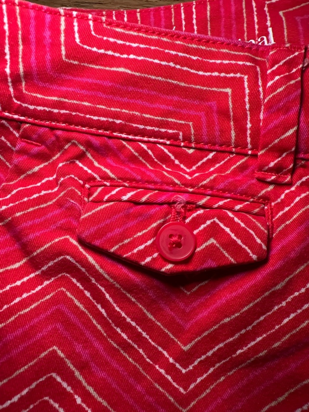 LOFT Red Chevron Print Shorts Womens Size 14 Ann Taylor Summer Casual - Picture 7 of 10
